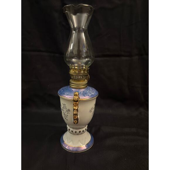 Vintage Washington DC Mini Oil Lamp Gold Trim Accents With Globe Ruffle Globe - Picture 4 of 10